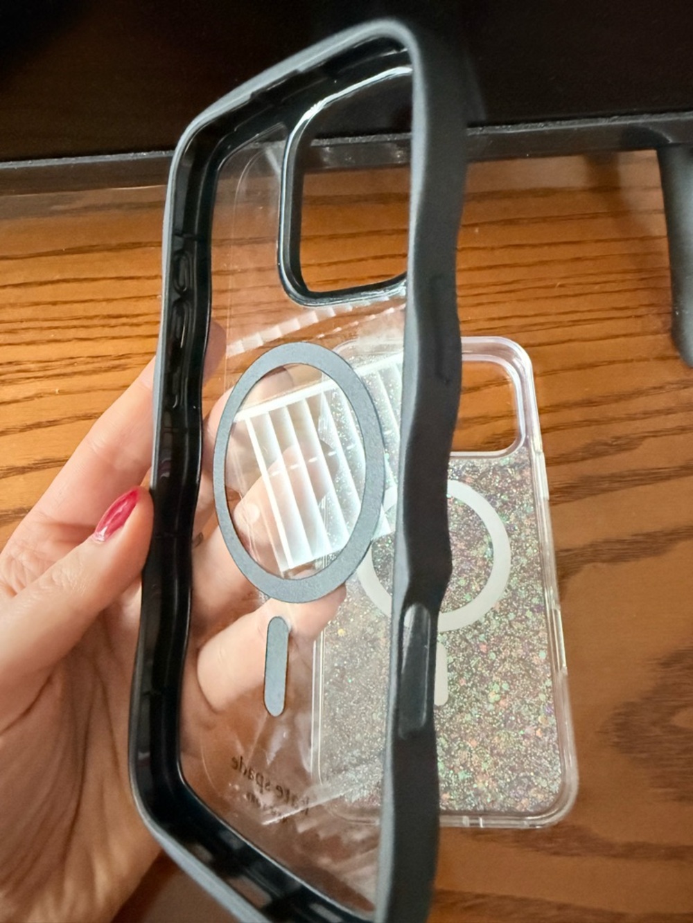 kate spade iPhone 16 Pro Max MagSafe Case - Clear Glitter and Black Wavy Case - Picture 5 of 5